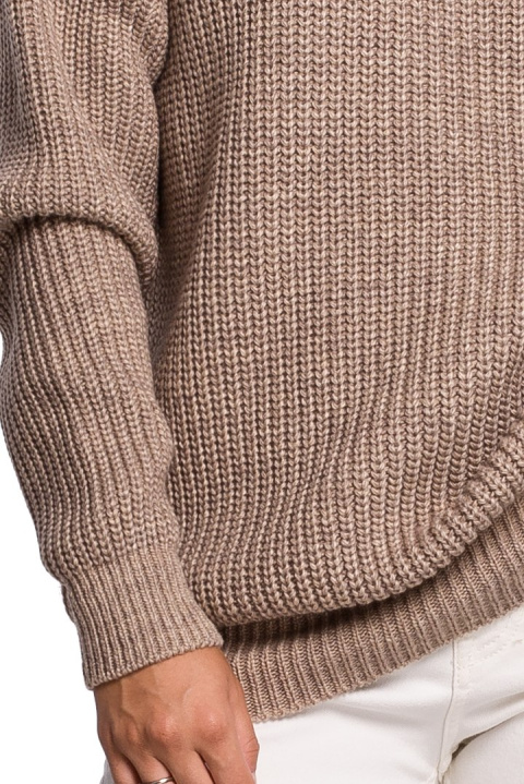 Sweter damski gruby z kimonowymi rękawami i ściągaczem cappuccino BK052 Sweter damski gruby z kimonowymi rękawami i ściągaczem cappuccino BK052