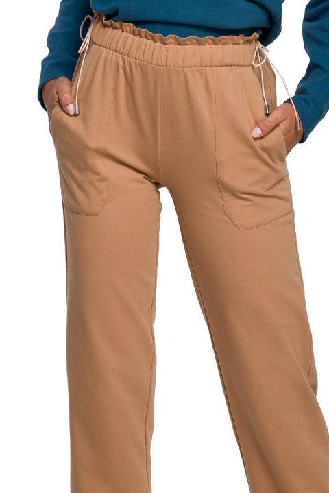 Spodnie damskie joggery z gumą w pasie dzianinowe cappuccino S228 Spodnie damskie joggery z gumą w pasie dzianinowe cappuccino S228