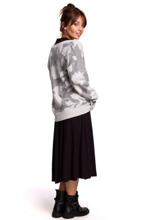 Sweter damski oversize z kimonowymi rękawami i dekoltem V m1 BK056 Sweter damski oversize z kimonowymi rękawami i dekoltem V m1 BK056