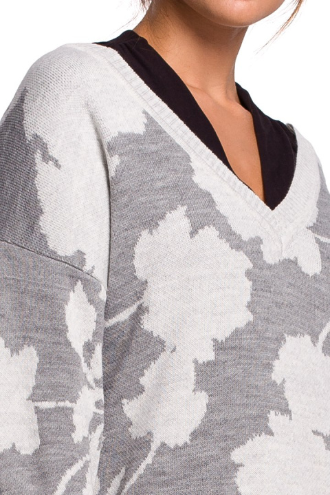 Sweter damski oversize z kimonowymi rękawami i dekoltem V m1 BK056 Sweter damski oversize z kimonowymi rękawami i dekoltem V m1 BK056
