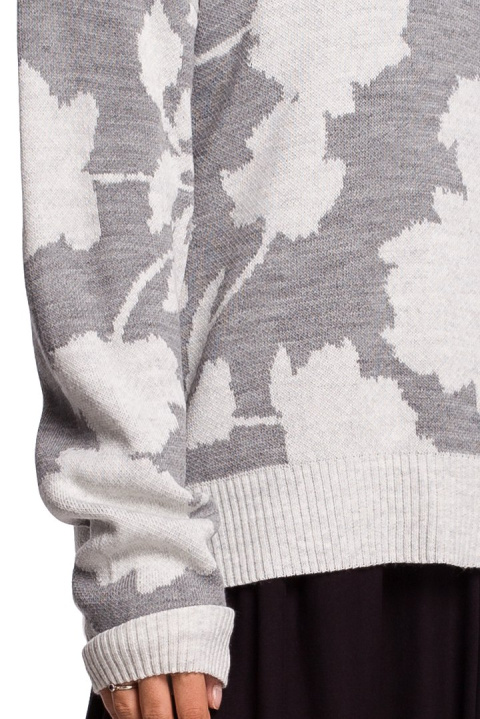 Sweter damski oversize z kimonowymi rękawami i dekoltem V m1 BK056 Sweter damski oversize z kimonowymi rękawami i dekoltem V m1 BK056