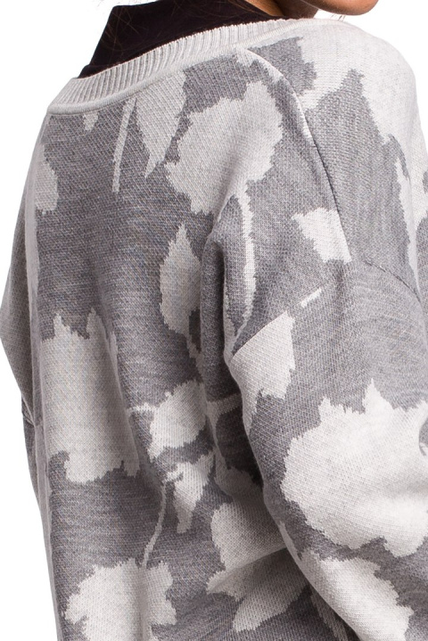 Sweter damski oversize z kimonowymi rękawami i dekoltem V m1 BK056 Sweter damski oversize z kimonowymi rękawami i dekoltem V m1 BK056