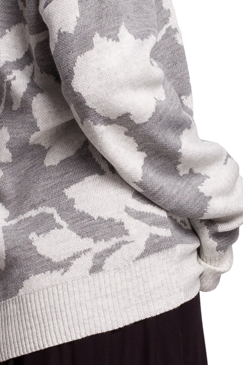 Sweter damski oversize z kimonowymi rękawami i dekoltem V m1 BK056 Sweter damski oversize z kimonowymi rękawami i dekoltem V m1 BK056