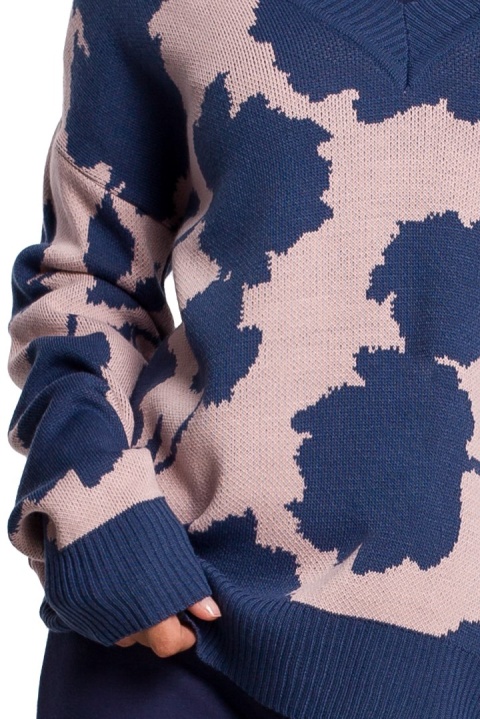 Sweter damski oversize z kimonowymi rękawami i dekoltem V m2 BK056 Sweter damski oversize z kimonowymi rękawami i dekoltem V m2 BK056