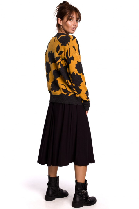 Sweter damski oversize z kimonowymi rękawami i dekoltem V m3 BK056 Sweter damski oversize z kimonowymi rękawami i dekoltem V m3 BK056