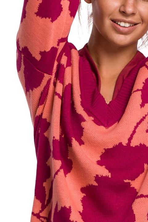Sweter damski oversize z kimonowymi rękawami i dekoltem V m4 BK056 Sweter damski oversize z kimonowymi rękawami i dekoltem V m4 BK056