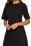 Sukienka trapezowa midi z krótkim rękawem gładka czarna S240