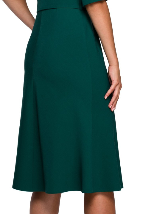 Elegancka sukienka midi z kołnierzykiem i paskiem zielona S231 Elegancka sukienka midi z kołnierzykiem i paskiem zielona S231