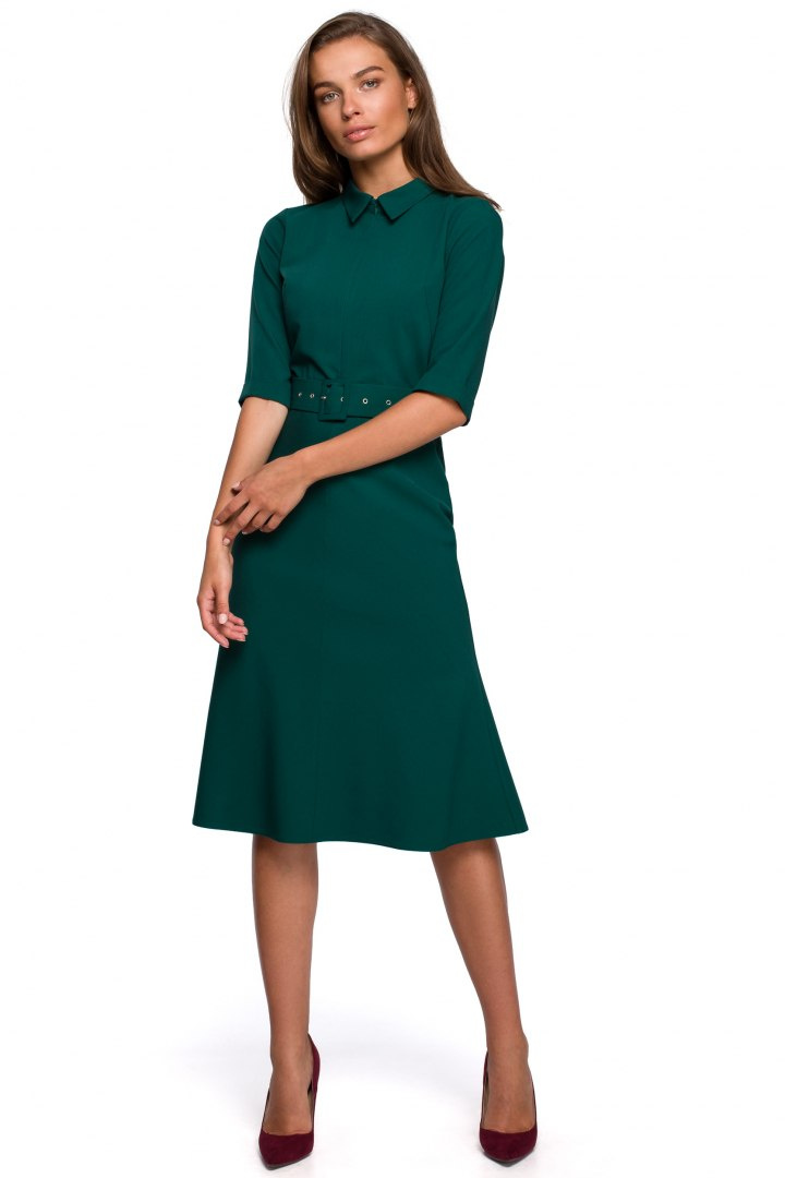 Elegancka sukienka midi z kołnierzykiem i paskiem zielona S231