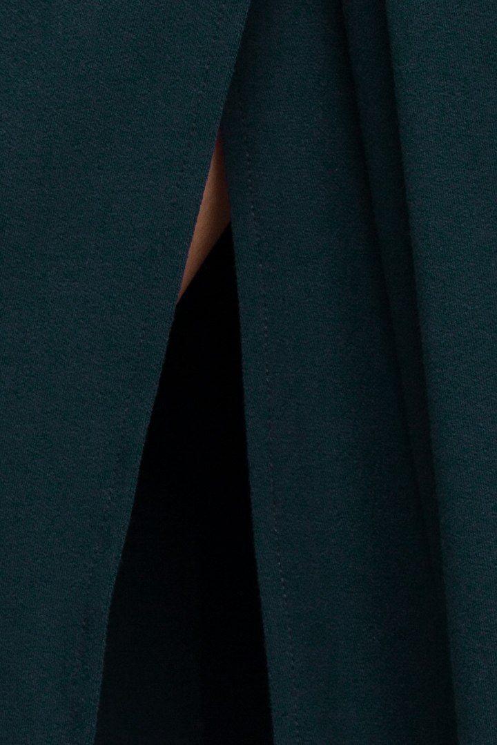 Sukienka rozkloszowana z wiskozy długi rękaw rozcięcie zielona S234