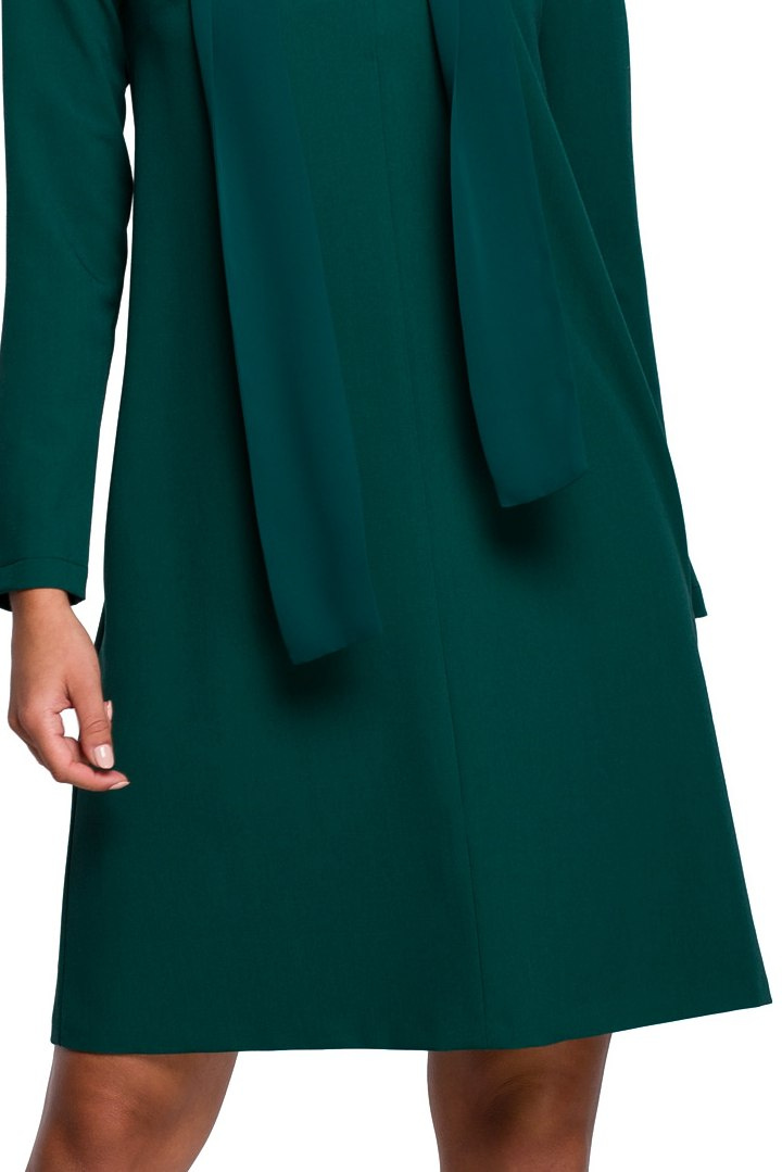 Elegancka sukienka trapezowa z długim rękawem dekolt V zielona S233 Elegancka sukienka trapezowa z długim rękawem dekolt V zielona S233