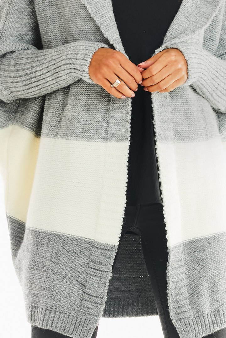 Długi kardigan damski oversize bez zapięcia z kapturem szary A392 Długi kardigan damski oversize bez zapięcia z kapturem szary A392
