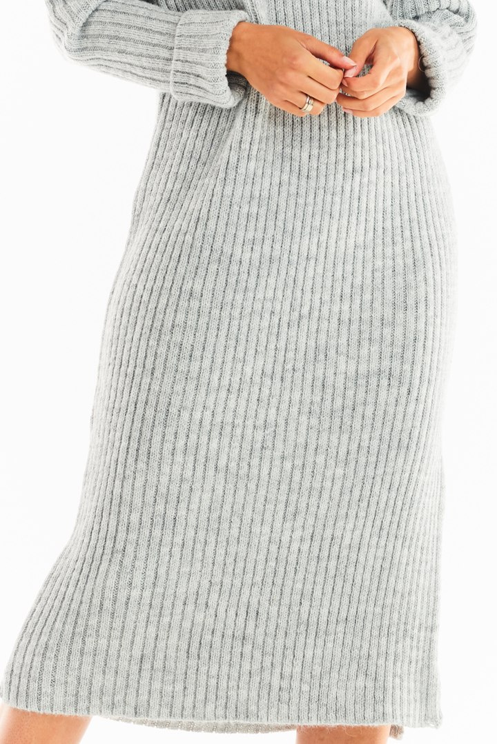 Sukienka swetrowa midi z golfem i długim rękawem szara A394