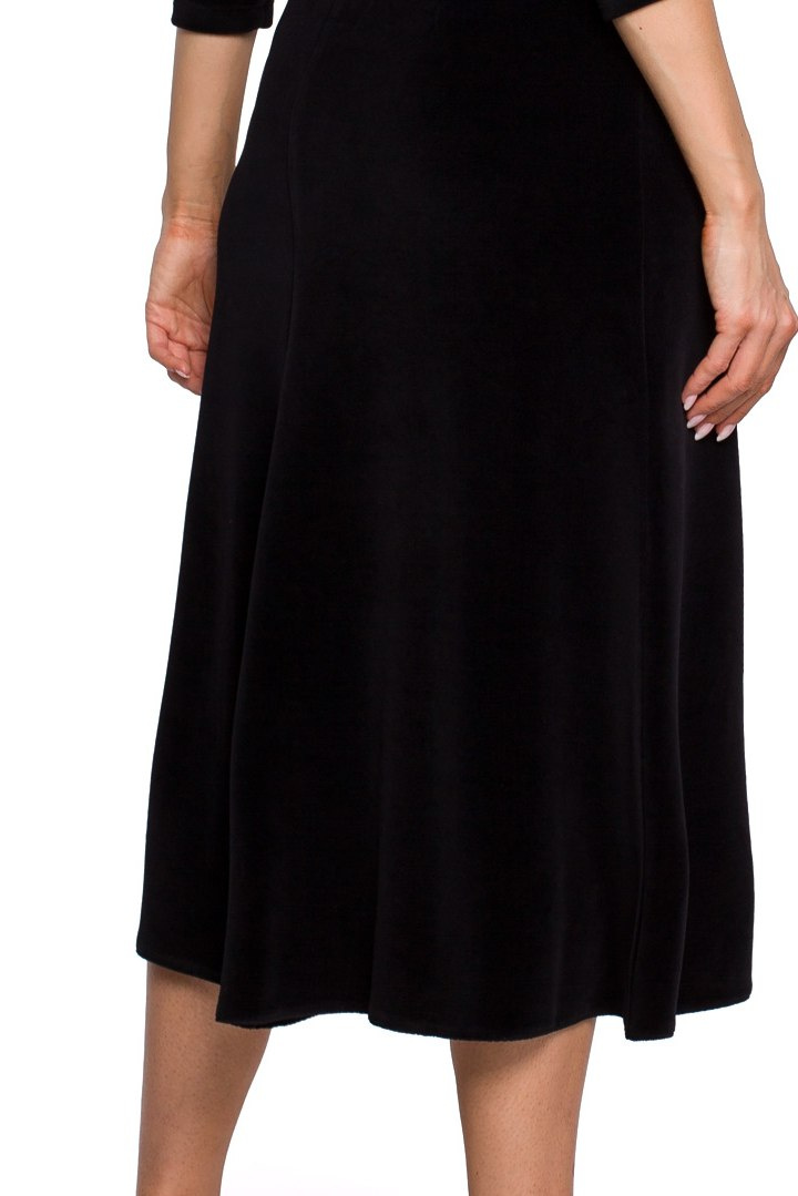Sukienka welurowa midi rozkloszowana z rękawem 3/4 czarna me557