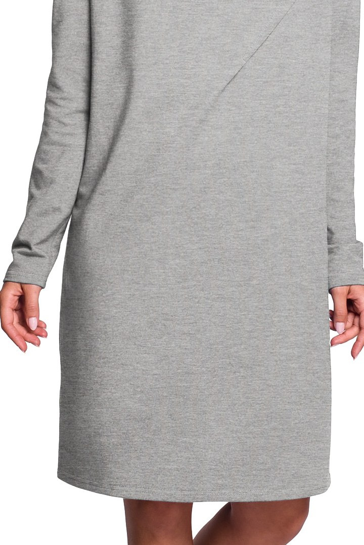 Luźna sukienka midi oversize z kołnierzem długi rękaw szara B132 Luźna sukienka midi oversize z kołnierzem długi rękaw szara B132