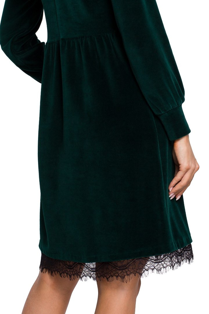 Sukienka welurowa midi z dekoltem V z koronką zielona me563
