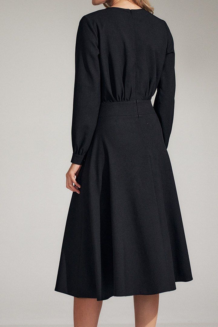 Sukienka rozkloszowana midi z długim marszczonym rękawem czarna M724