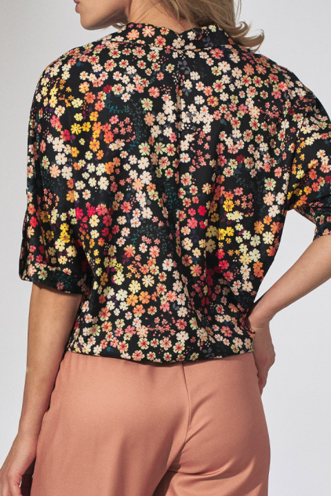 Bluzka damska kimono w kwiaty z krótkim rękawem dekolt V w122 M744 Bluzka damska kimono w kwiaty z krótkim rękawem dekolt V w122 M744