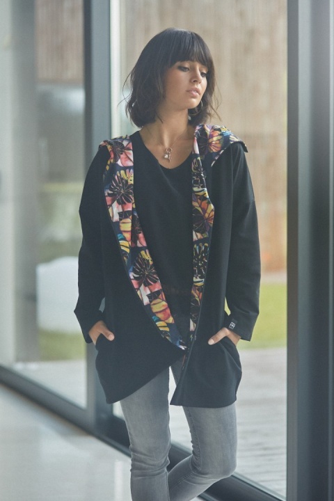 Bluza damska oversize z kapturem rozpinana na skos S/M; L/XL czarna B091 Bluza damska oversize z kapturem rozpinana na skos S/M; L/XL czarna B091