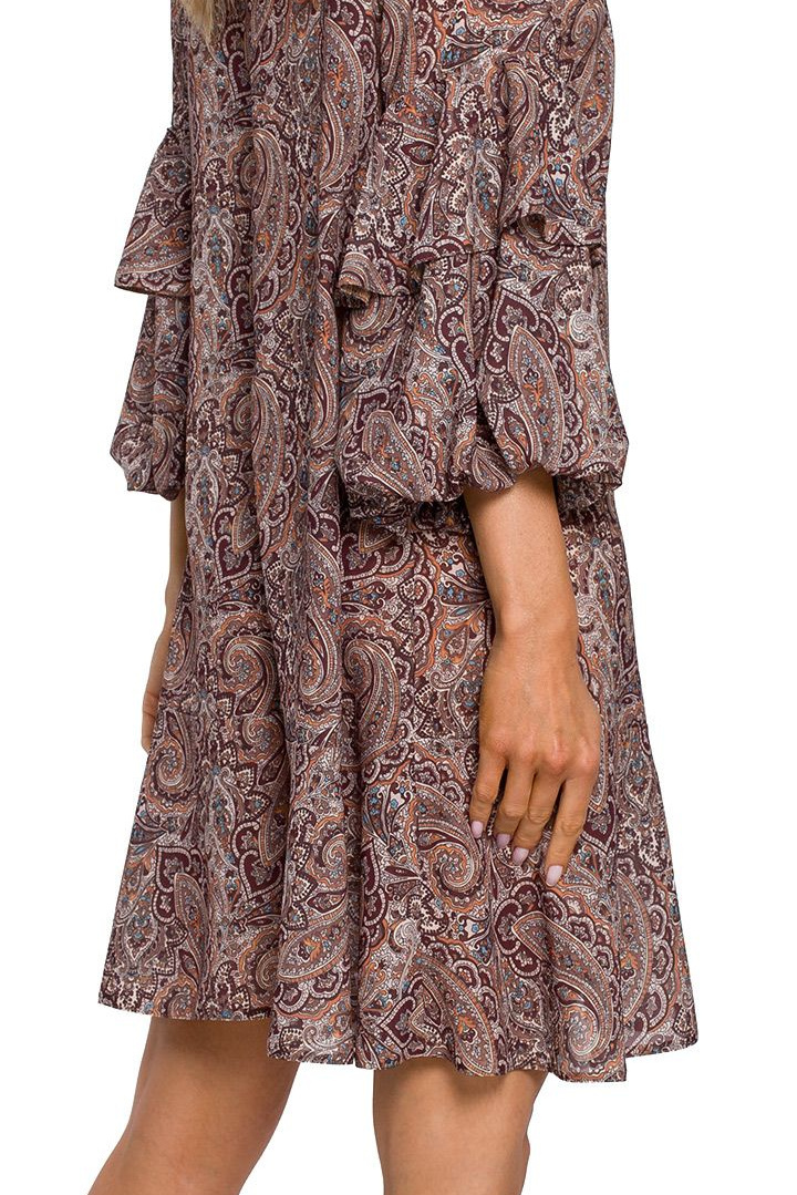 Luźna sukienka midi lejąca z szerokimi rękawami wzór paisley 1 me575