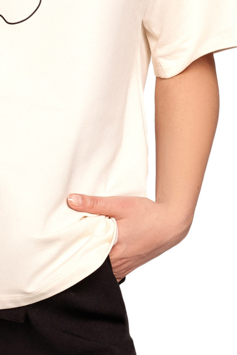 Bawełniana koszulka damska t-shirt z kwiatkiem śmietankowa B187 Bawełniana koszulka damska t-shirt z kwiatkiem śmietankowa B187