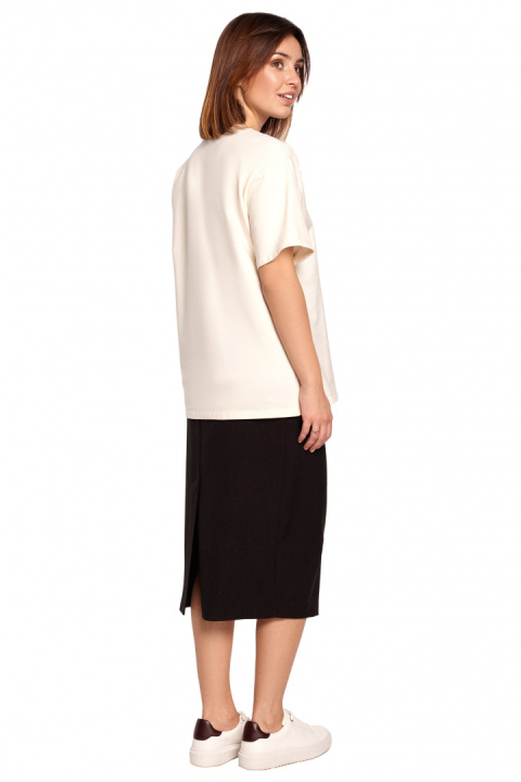 Bawełniana koszulka damska t-shirt z kwiatkiem śmietankowa B187 Bawełniana koszulka damska t-shirt z kwiatkiem śmietankowa B187