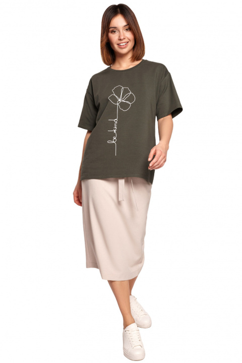 Bawełniana koszulka damska t-shirt z kwiatkiem zielona B187 Bawełniana koszulka damska t-shirt z kwiatkiem zielona B187
