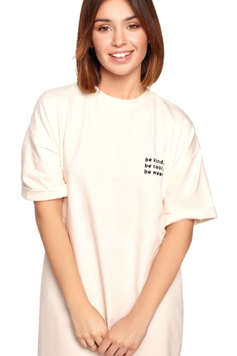 Luźna sukienka t-shirtowa midi z krótkim rękawem śmietankowa B194 Luźna sukienka t-shirtowa midi z krótkim rękawem śmietankowa B194
