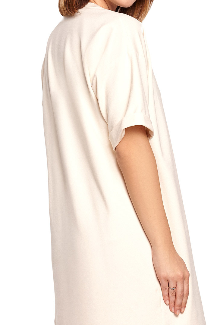 Luźna sukienka t-shirtowa midi z krótkim rękawem śmietankowa B194 Luźna sukienka t-shirtowa midi z krótkim rękawem śmietankowa B194