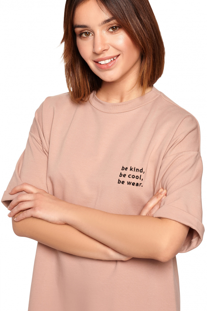 Luźna sukienka t-shirtowa midi z krótkim rękawem mocca B194 Luźna sukienka t-shirtowa midi z krótkim rękawem mocca B194