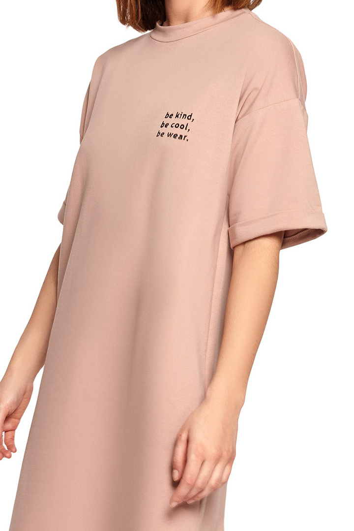 Luźna sukienka t-shirtowa midi z krótkim rękawem mocca B194 Luźna sukienka t-shirtowa midi z krótkim rękawem mocca B194