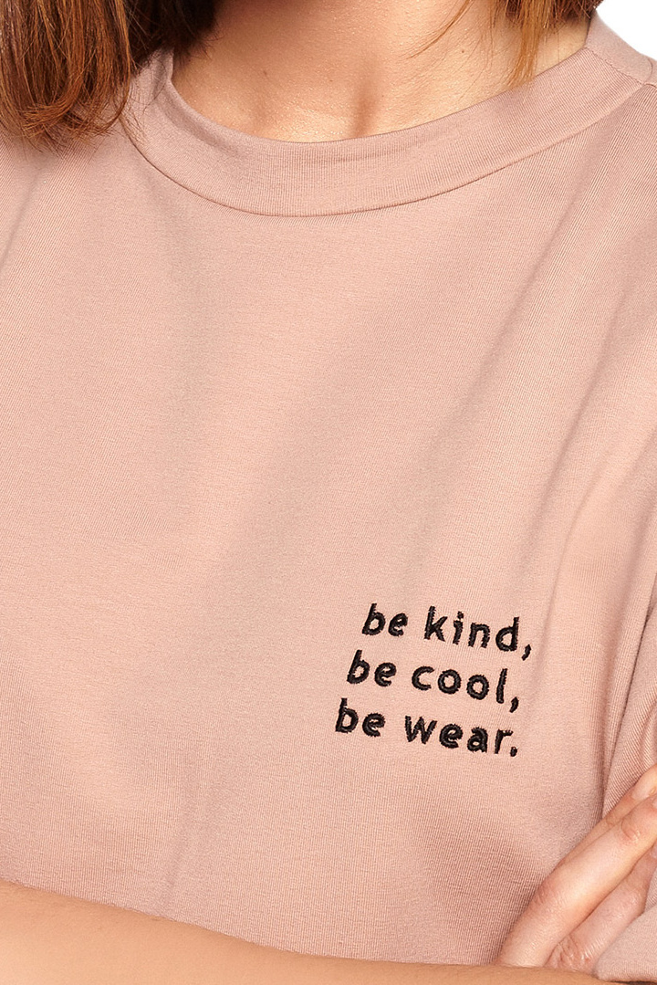Luźna sukienka t-shirtowa midi z krótkim rękawem mocca B194 Luźna sukienka t-shirtowa midi z krótkim rękawem mocca B194