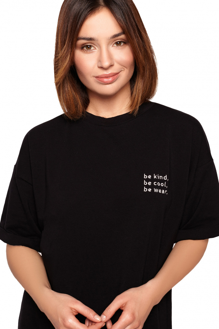 Luźna sukienka t-shirtowa midi z krótkim rękawem czarna B194 Luźna sukienka t-shirtowa midi z krótkim rękawem czarna B194