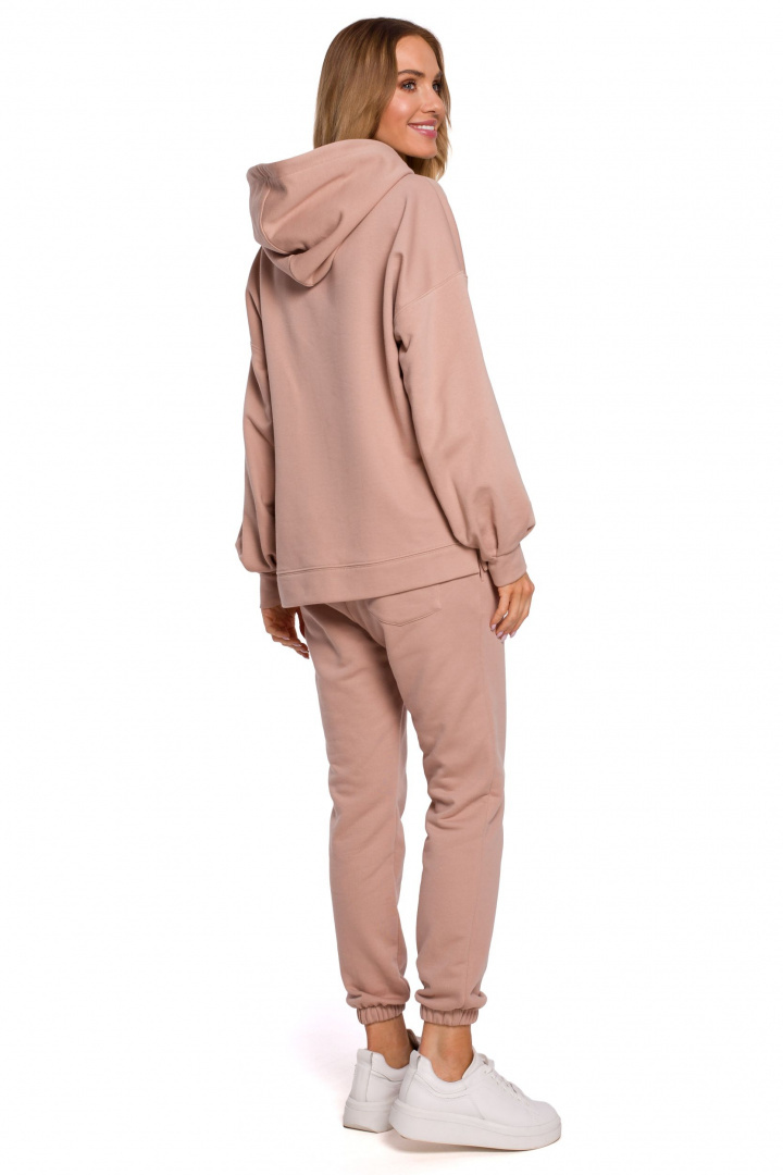 Luźna bluza damska z kapturem i bufiastymi rękawami mocca me588 Luźna bluza damska z kapturem i bufiastymi rękawami mocca me588