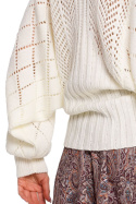 Sweter damski ażurowy z dekoltem V rękawy nietoperz ecru me595