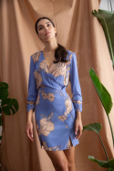 Sukienka mini z wiskozy z kopertową górą i dekoltem V niebieska K096