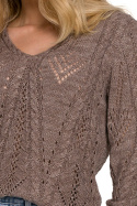 Krótki sweter damski ażurowy z dekoltem V mocca K106