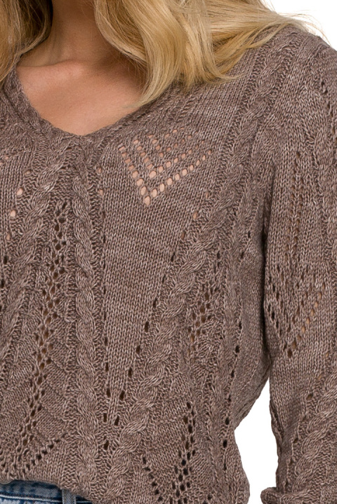 Krótki sweter damski ażurowy z dekoltem V mocca K106 Krótki sweter damski ażurowy z dekoltem V mocca K106