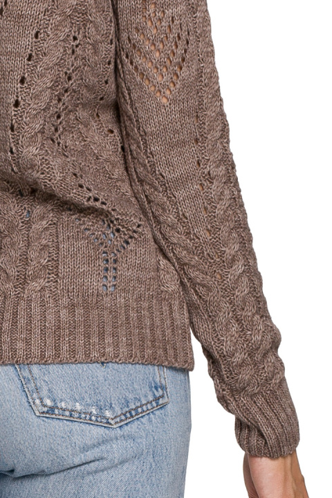 Krótki sweter damski ażurowy z dekoltem V mocca K106 Krótki sweter damski ażurowy z dekoltem V mocca K106
