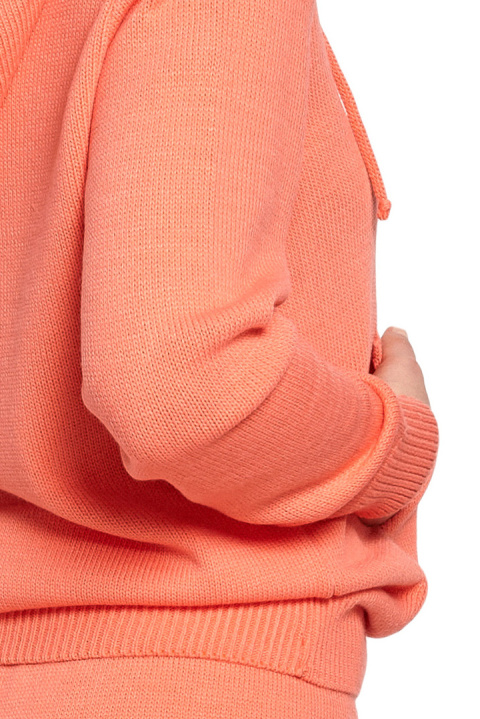 Sweter damski z kapturem i kieszenią kangurek dekolt V koralowy BK064 Sweter damski z kapturem i kieszenią kangurek dekolt V koralowy BK064