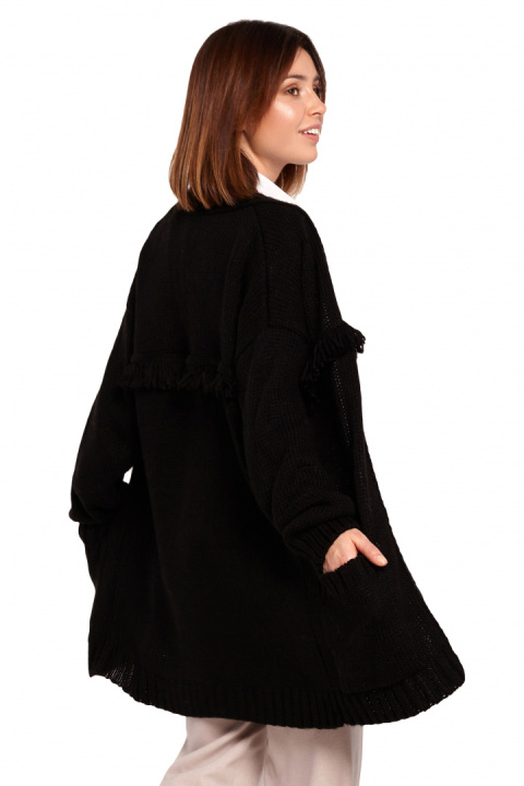 Długi kardigan damski boho z frędzlami bez zapięcia czarny BK068 Długi kardigan damski boho z frędzlami bez zapięcia czarny BK068