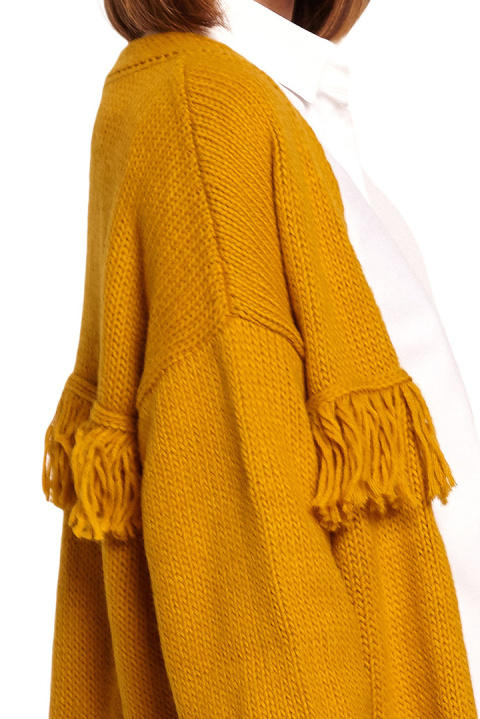 Długi kardigan damski boho z frędzlami bez zapięcia miodowy BK068 Długi kardigan damski boho z frędzlami bez zapięcia miodowy BK068