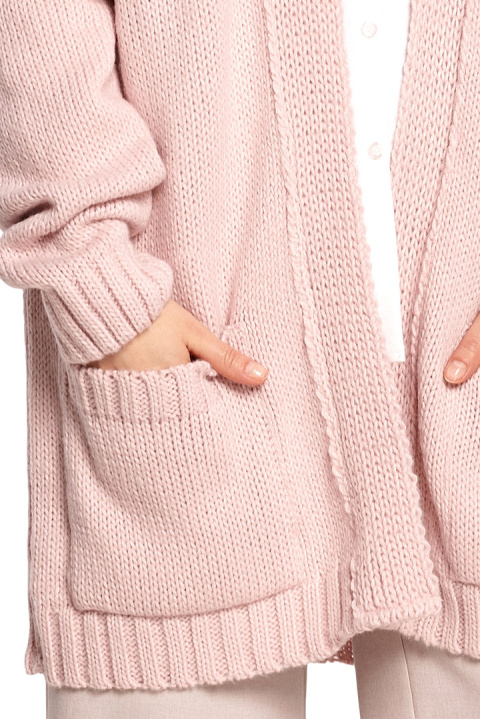Długi kardigan damski boho z frędzlami bez zapięcia pudrowy BK068 Długi kardigan damski boho z frędzlami bez zapięcia pudrowy BK068