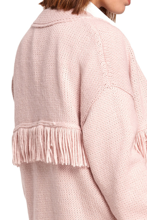 Długi kardigan damski boho z frędzlami bez zapięcia pudrowy BK068 Długi kardigan damski boho z frędzlami bez zapięcia pudrowy BK068