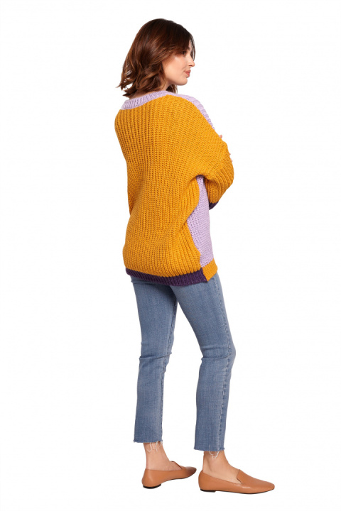 Sweter damski luźny wielokolorowy z szerokim rękawem m2 BK066 Sweter damski luźny wielokolorowy z szerokim rękawem m2 BK066