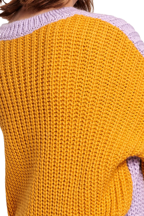 Sweter damski luźny wielokolorowy z szerokim rękawem m2 BK066 Sweter damski luźny wielokolorowy z szerokim rękawem m2 BK066