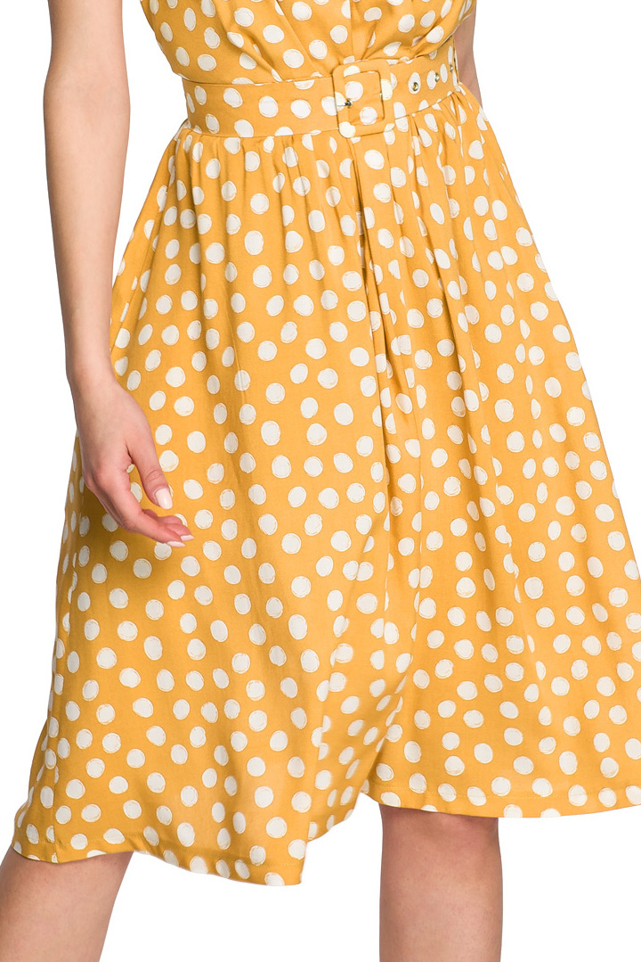 Sukienka rozkloszowana midi w grochy z wiskozy bez rękawów żółta S264