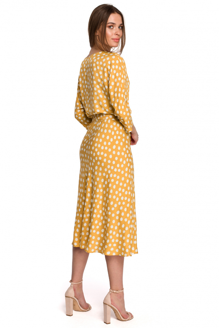 Sukienka midi w grochy z wiskozy z kimonowymi rękawami żółtaS265