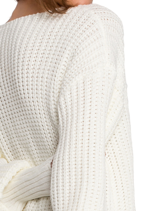 Sweter damski oversize zszerokim rękawem i dekoltem V ecru S268 Sweter damski oversize zszerokim rękawem i dekoltem V ecru S268