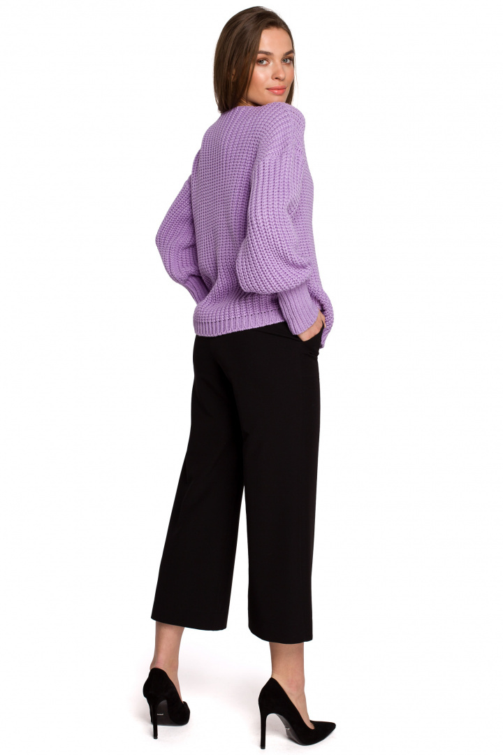 Sweter damski oversize z szerokim rękawem i dekoltem V lawendowy S268 Sweter damski oversize z szerokim rękawem i dekoltem V lawendowy S268